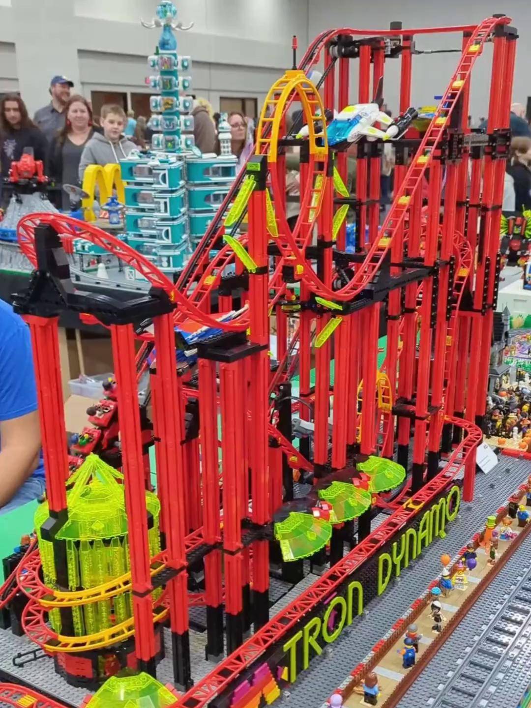 巨型乐高过山车,超丝滑好玩!