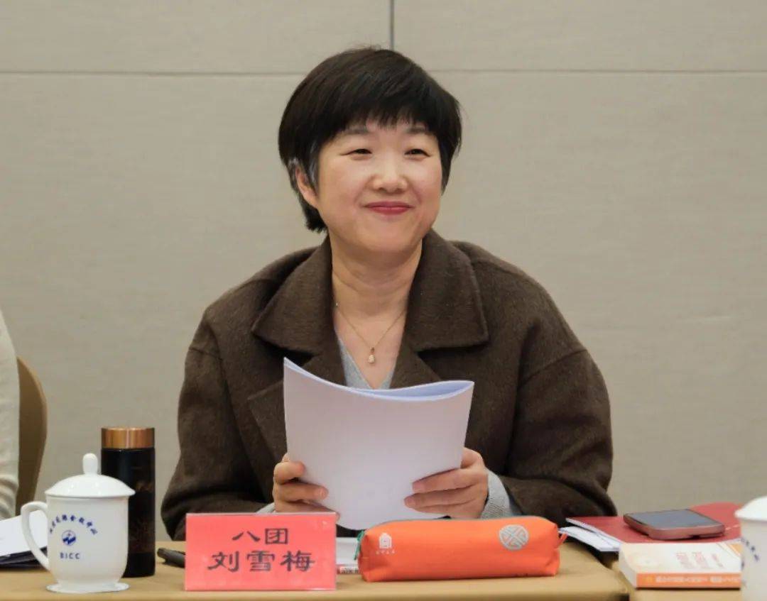 活,注重向基层一线倾斜,在市场环境变化中争取主动权。刘雪梅代表建议在教育高质量发展方面, 政府工作报