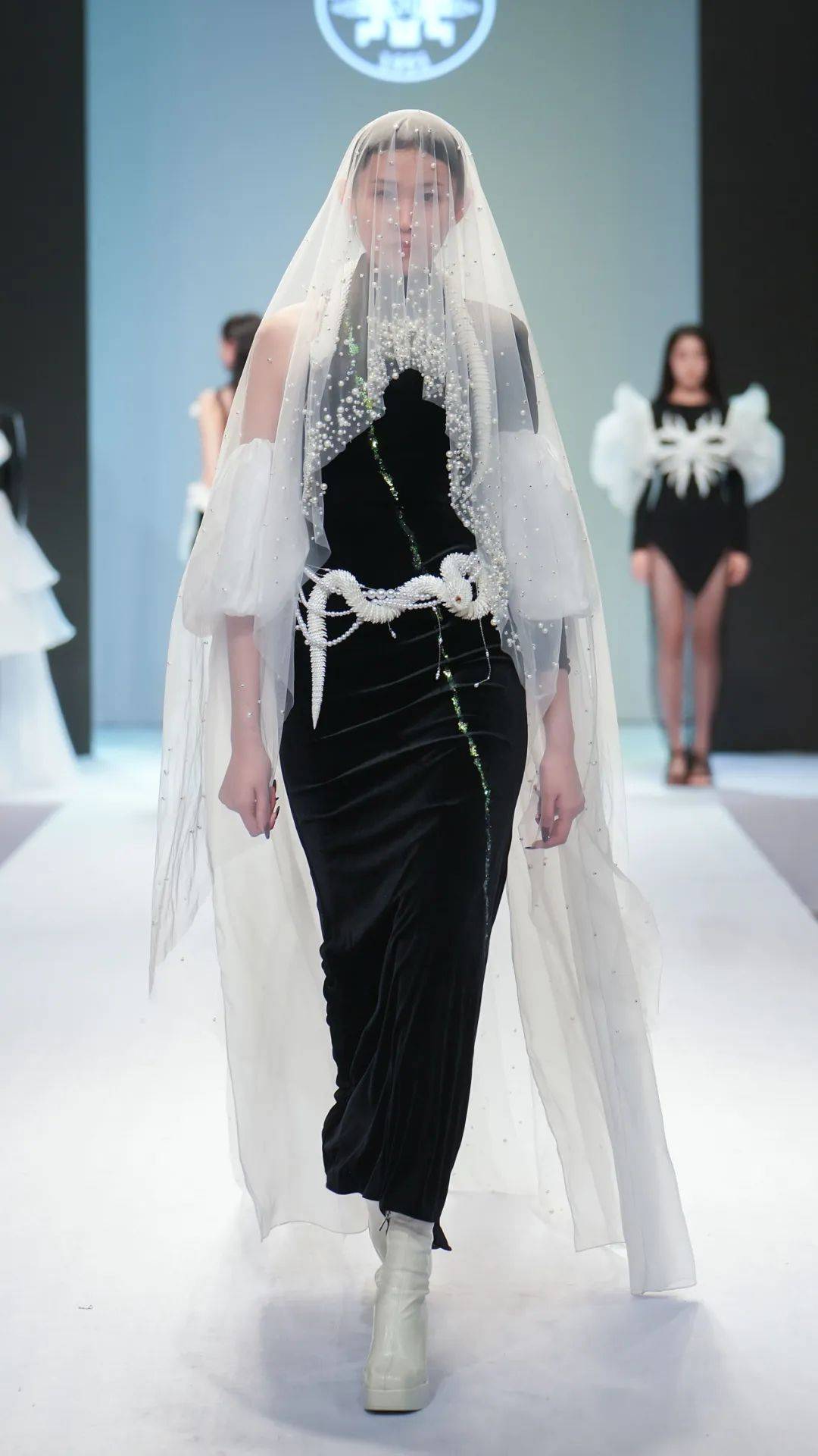 2025东华大学服装设计研究生毕业设计作品发布!