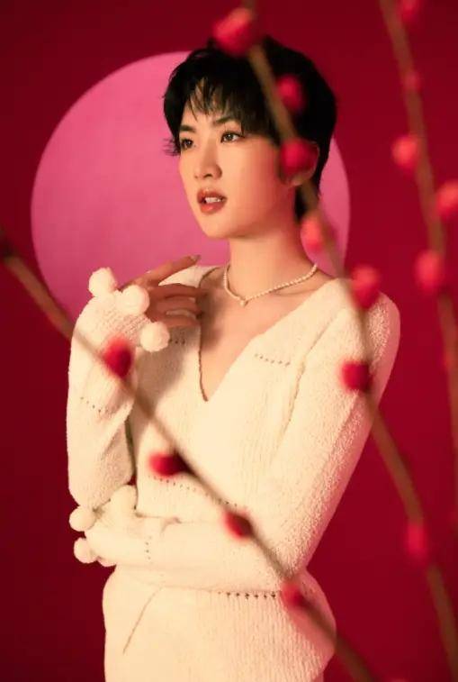 看到7年亏32亿的富家女才明白:任正非让姚安娜进娱乐圈的苦心! 看到7年亏32亿的富家女才明白:任正非让姚安娜进娱乐圈的苦心!