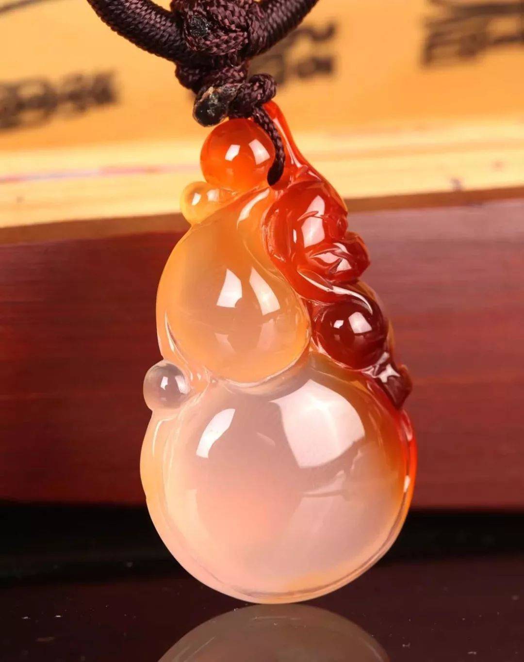 很贵的玉(很贵的玉髓画面) 第2张