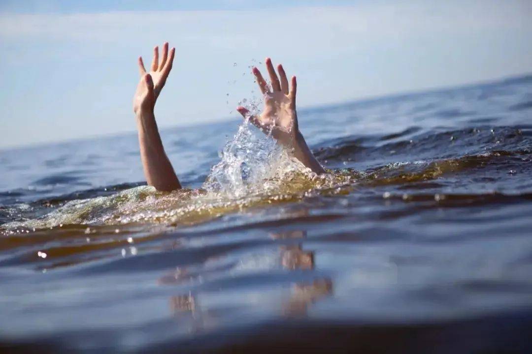 一对姐妹携子女到嵊泗旅游,结果其中一孩子不幸溺水身亡!