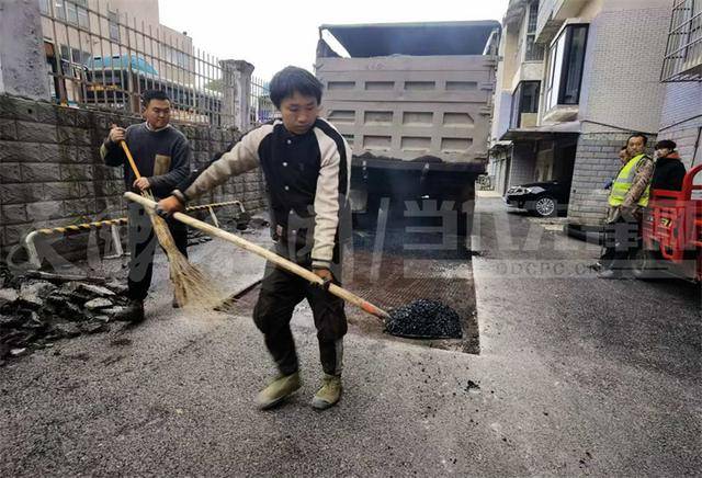 「天眼问政」贵阳一老旧小区改造工程质量不过关 职能部门：返工、整改！