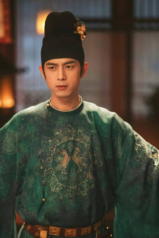 李现《国色芳华》古装造型:儒雅帅气,英姿勃勃
