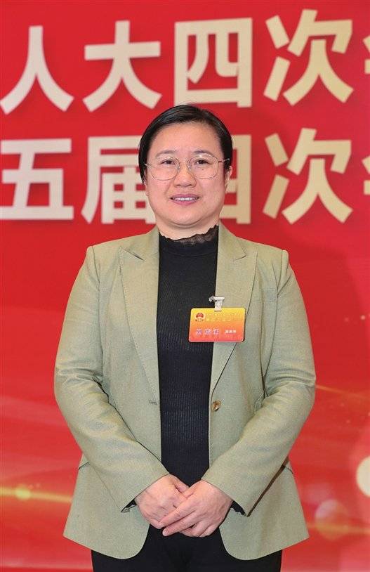 市医疗保障局局长施燕萍:优化医保服务增进民生福祉