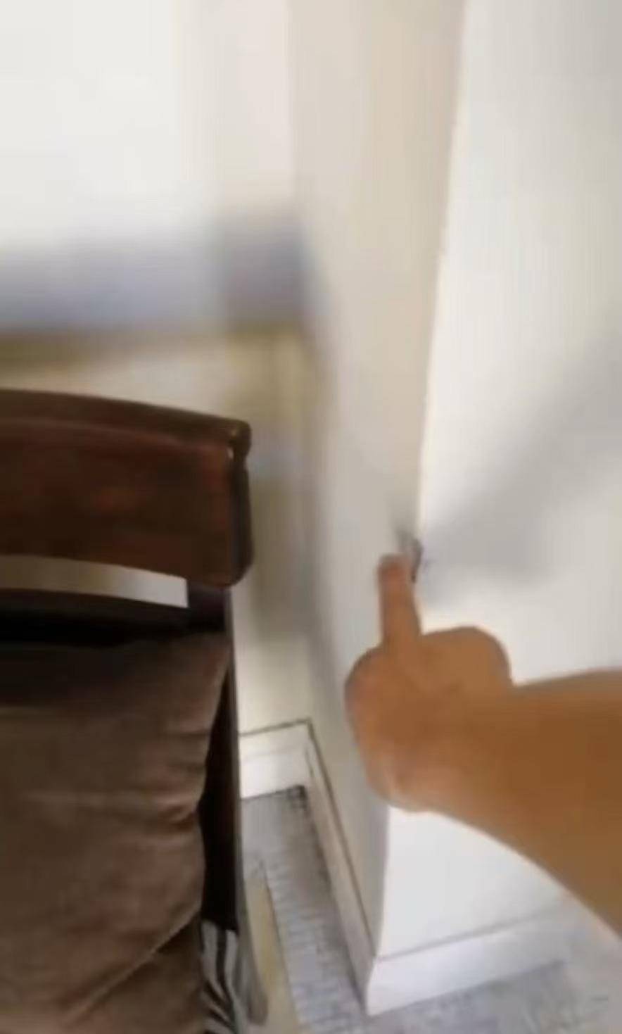 女子称在三亚退租时遭“提灯定损” 房东：租客不爱惜房屋还诽谤，将提起名誉诉讼