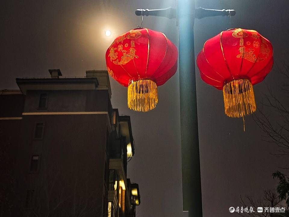 吉祥中国年 | 迎新春年味浓，夜幕下大红灯笼暖融融