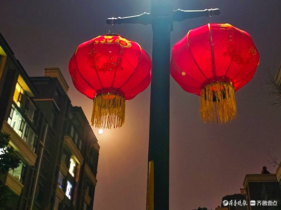 吉祥中国年 | 迎新春年味浓，夜幕下大红灯笼暖融融