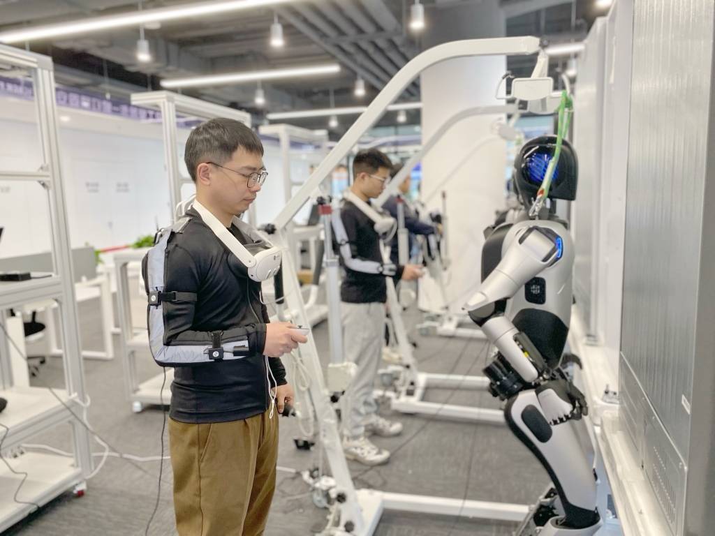 智能决策：AI算法定制引领企业发展新潮流