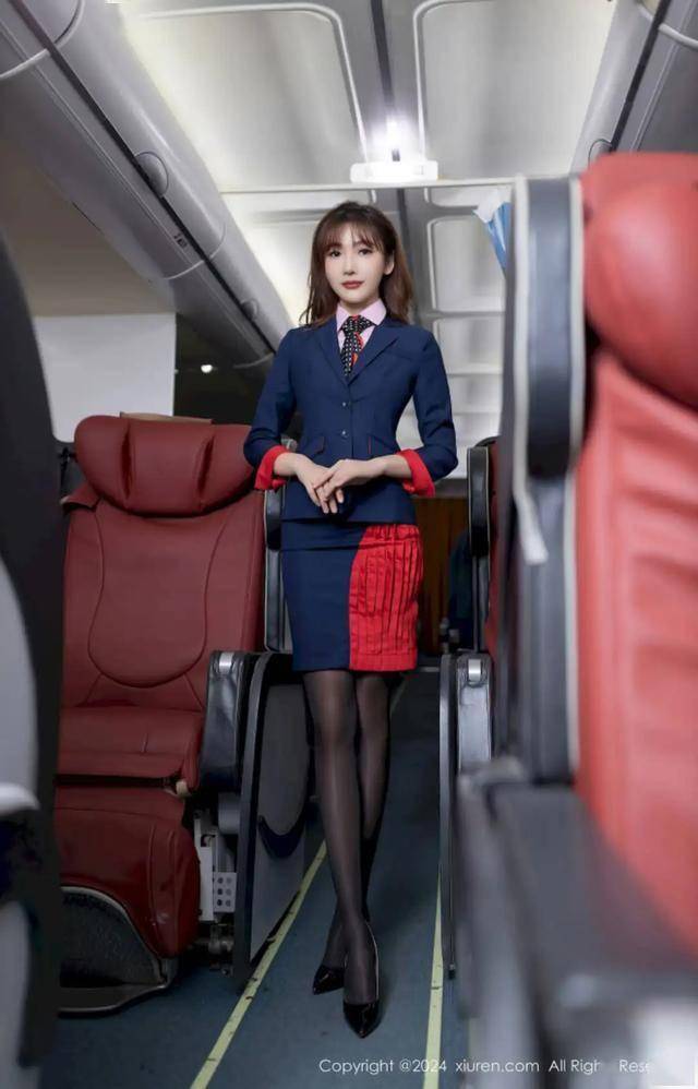 性感cos:陆萱萱空姐cos上线,注意飞行安全哦
