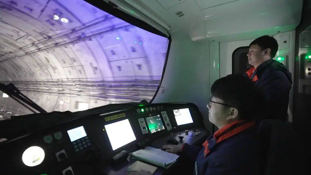 【新春走基层】与“碳”同行：超级列车大联欢