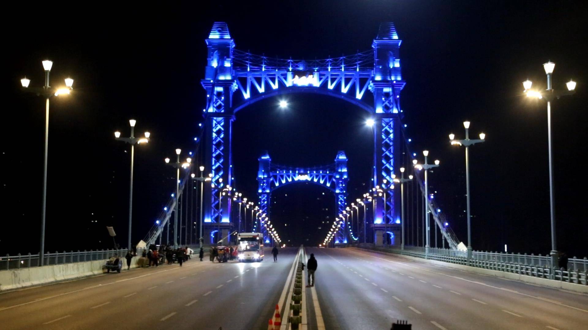 春晚武汉分会场幕后花絮:夜市彩排有摊主送宵夜,24岁