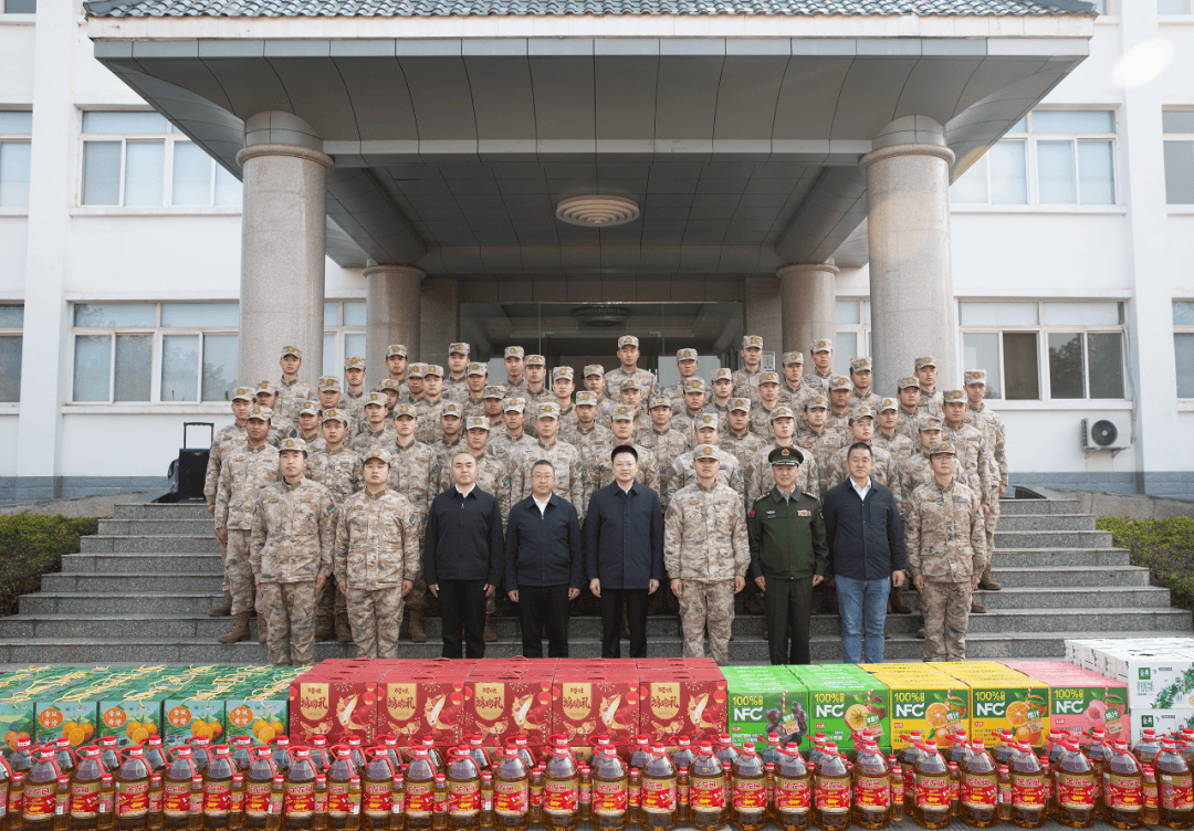 王锐走访慰问驻昌部队 向广大驻昌官兵致以崇高敬意和诚挚问候