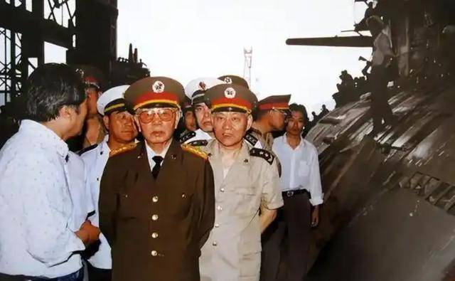从美国海军访华看外交礼仪中的国家尊严：刘华清将军的强硬态度 刘华清将军的坚守：美国海军访华背后的礼仪之争