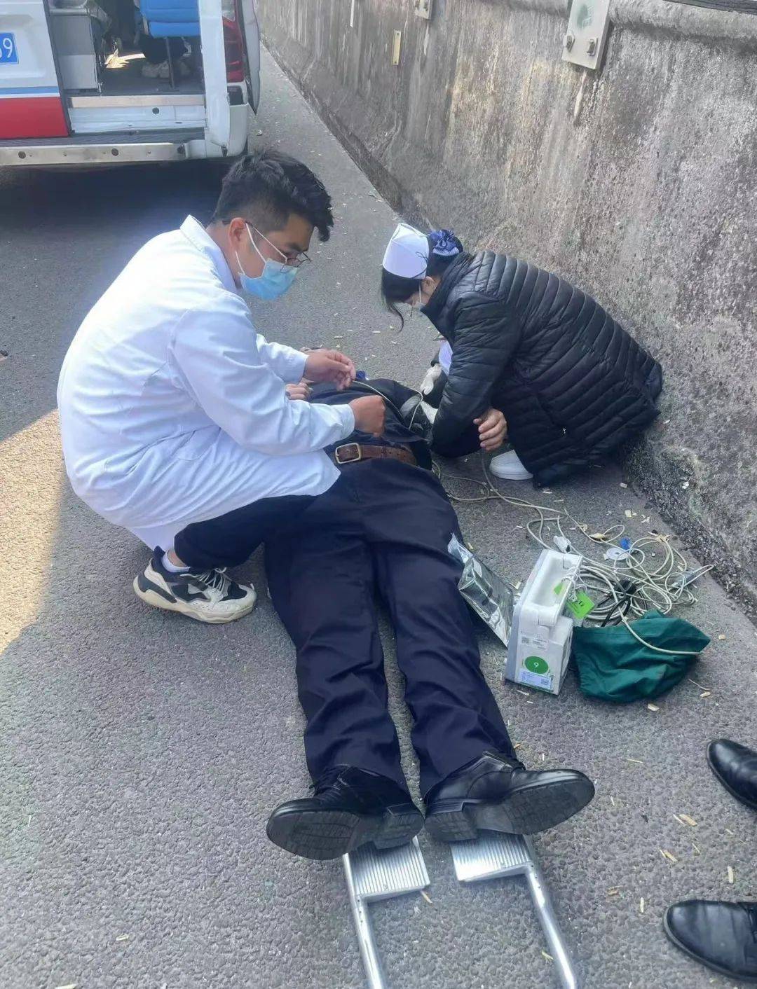 事发兰海高速大寺镇!两车发生车祸,幸好遇到了他们