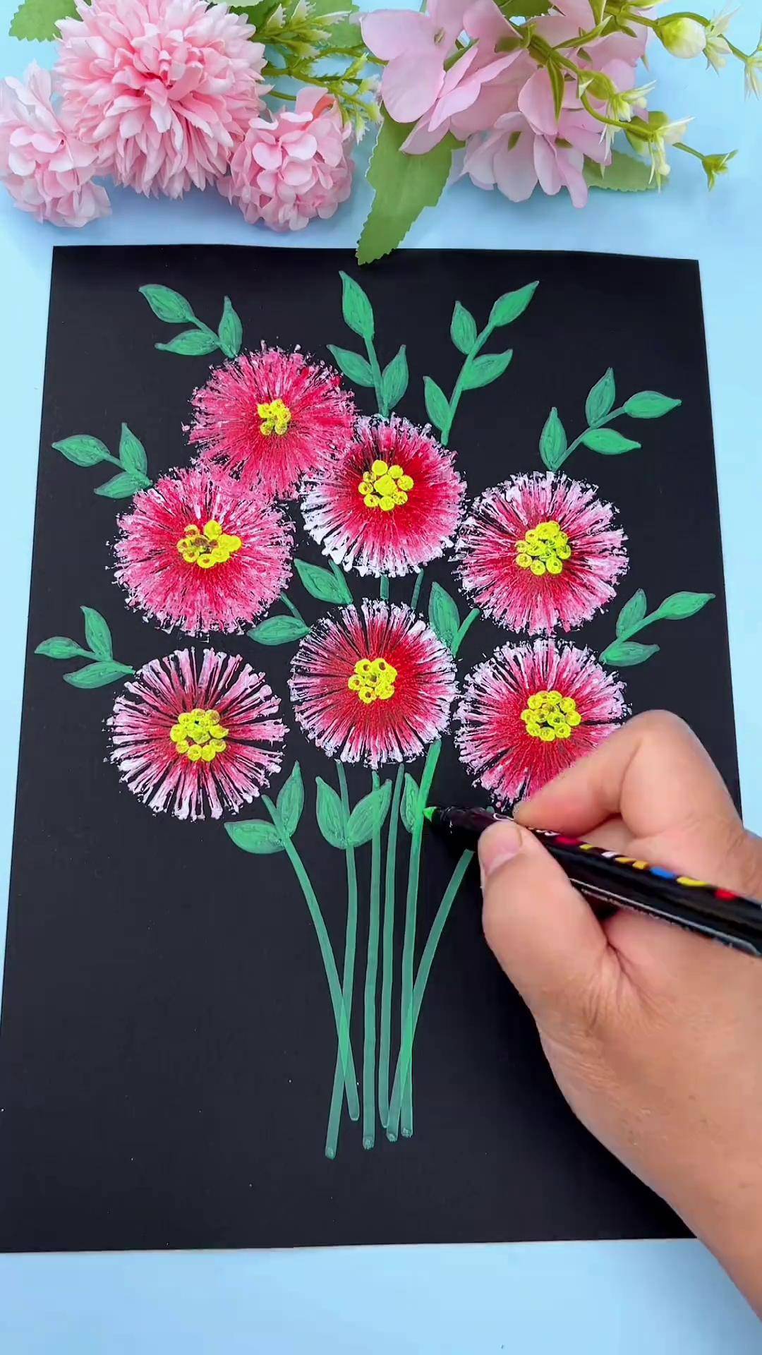 用吸管蘸取颜料就能画,超简单,赶快做一束送给妈妈吧!