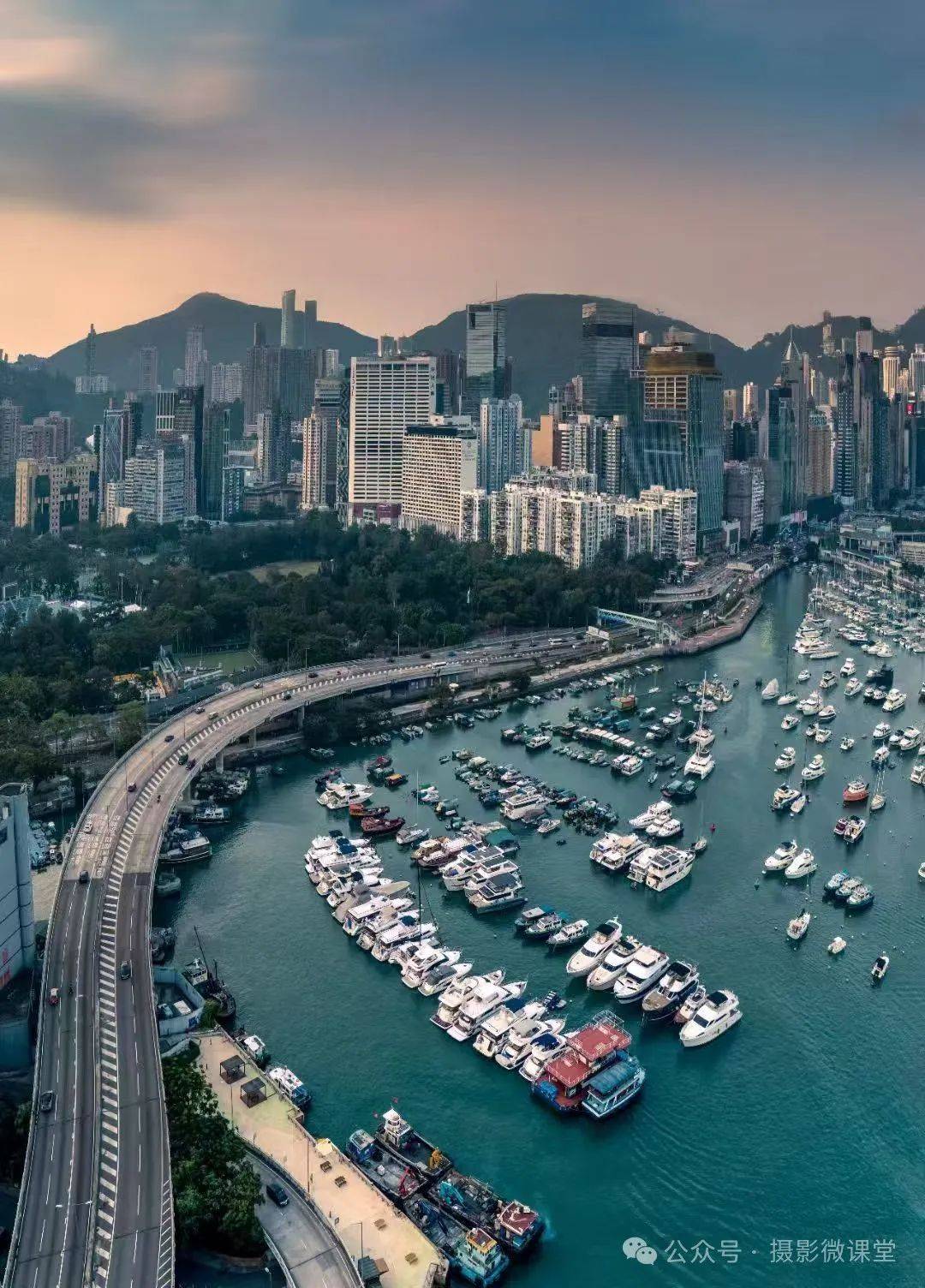 4月港珠澳城市风光维多利亚港大三巴