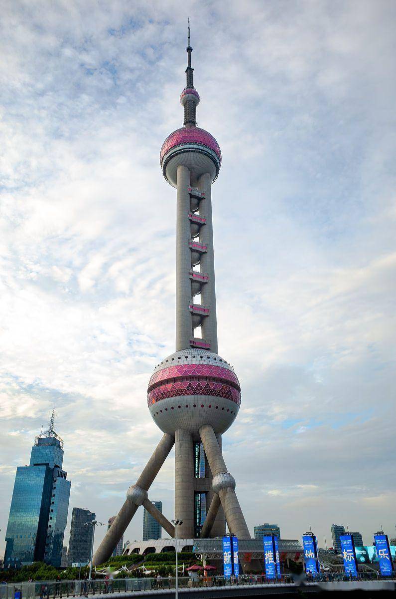 东方明珠高多少米?468米高空盛宴,等你来探秘!