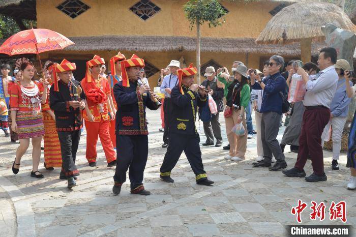 澳门新葡澳京平台日本旅行商团赴琼考察 共探旅游合作新机遇(图2)
