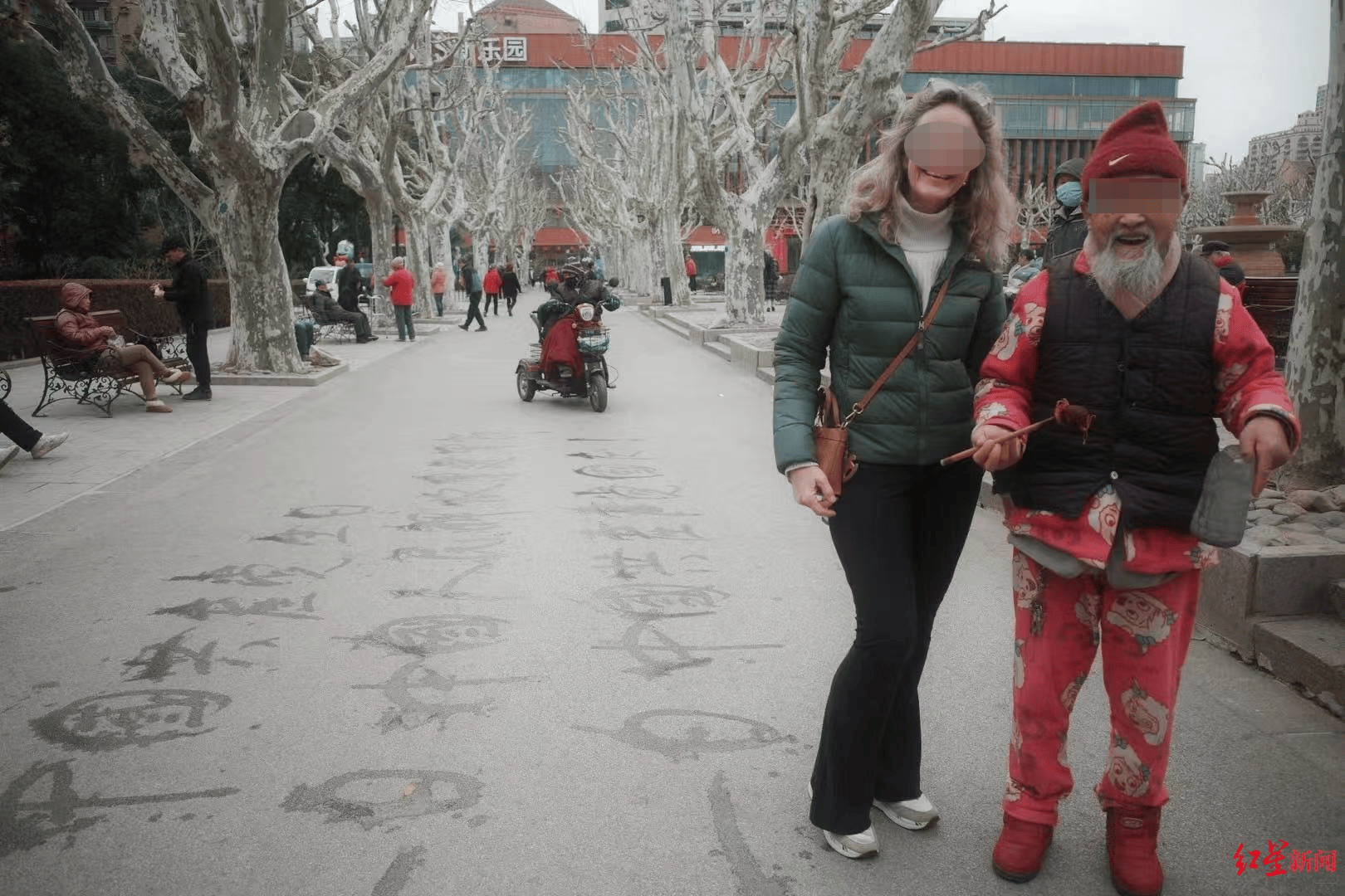 图片[4]-免签政策放宽后的入境游：英国游客在张家界被“美哭” 有人辞去银行工作当英文导游-华闻时空