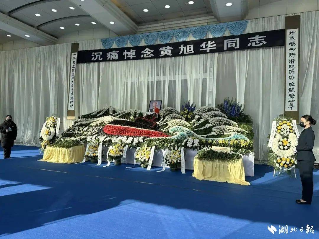 武汉的鲜花被抢光了这张合影已空无6686体育网址一人…(图15)