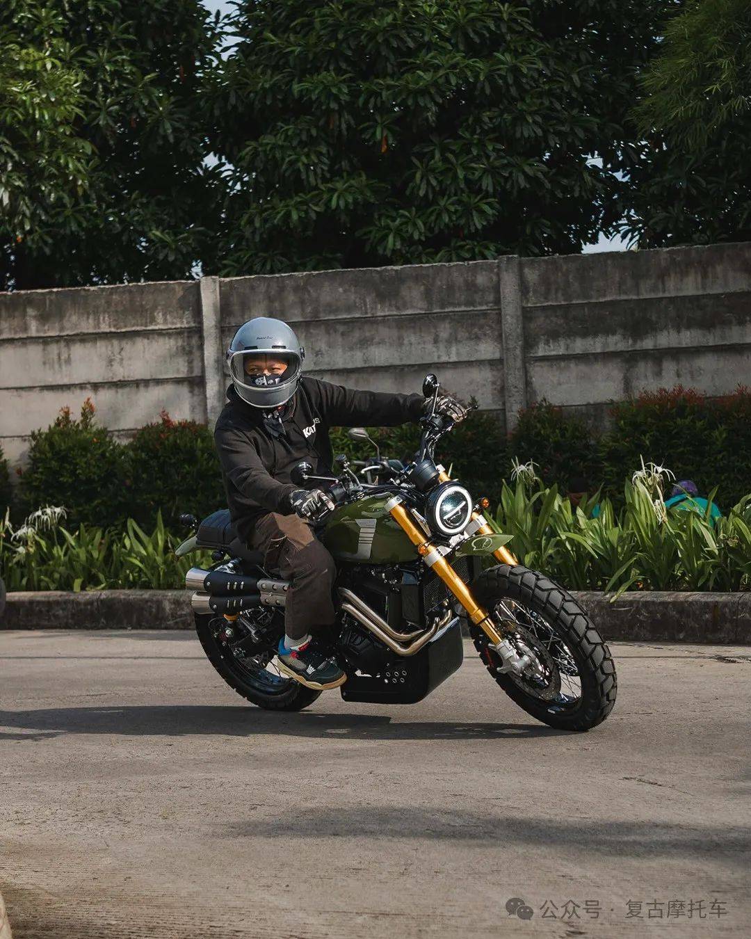 这台使用川崎ninja 250改造而来的scrambler