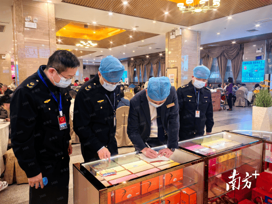 火星电竞清远市市场监管局开展纠治节日市场商品过度包装执法检查行动(图1)