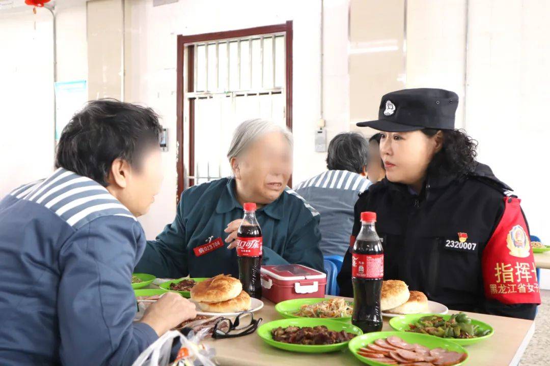 女子监狱开展"双押犯"亲情帮教活动