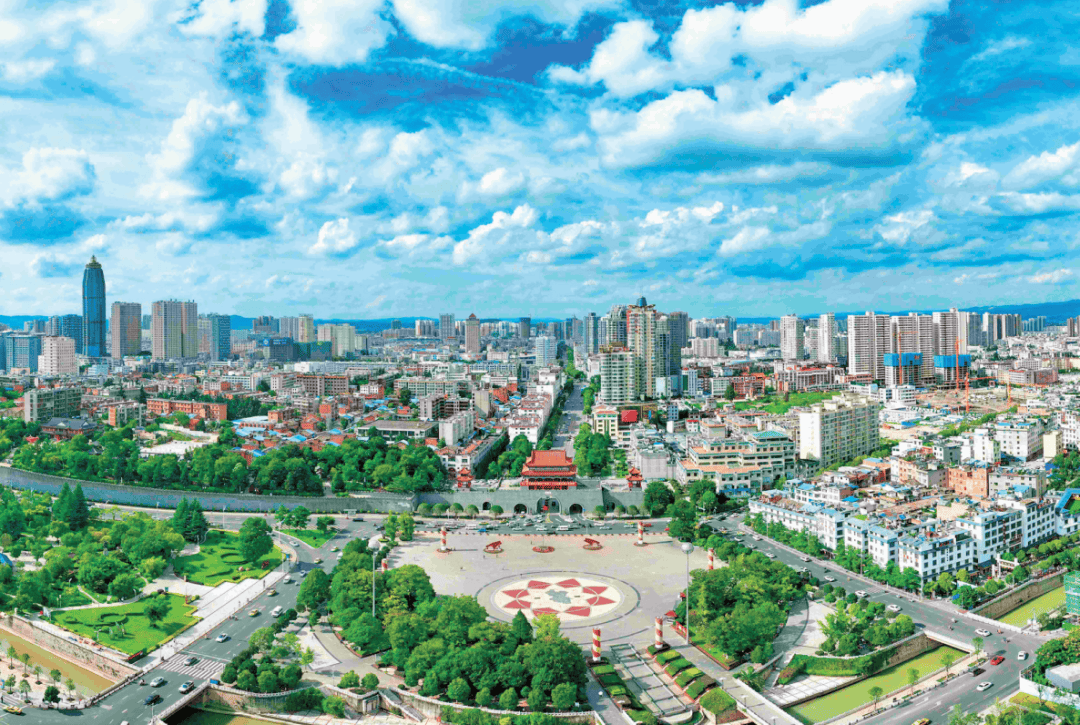 杨斌:奋力打开曲靖高质量发展新局面