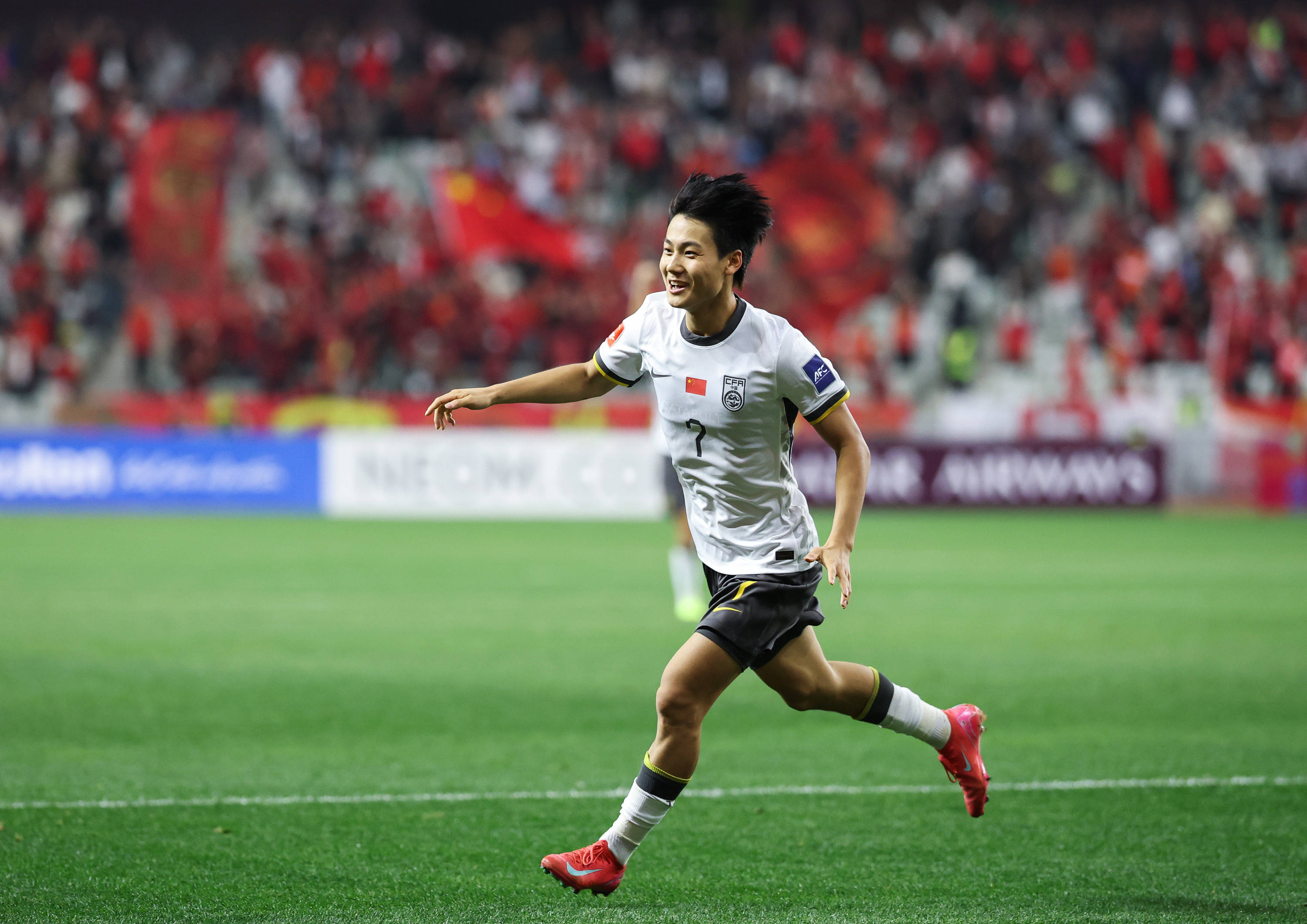 U20亚洲杯|中国队5:2大胜进八强 追平近20年最好成绩