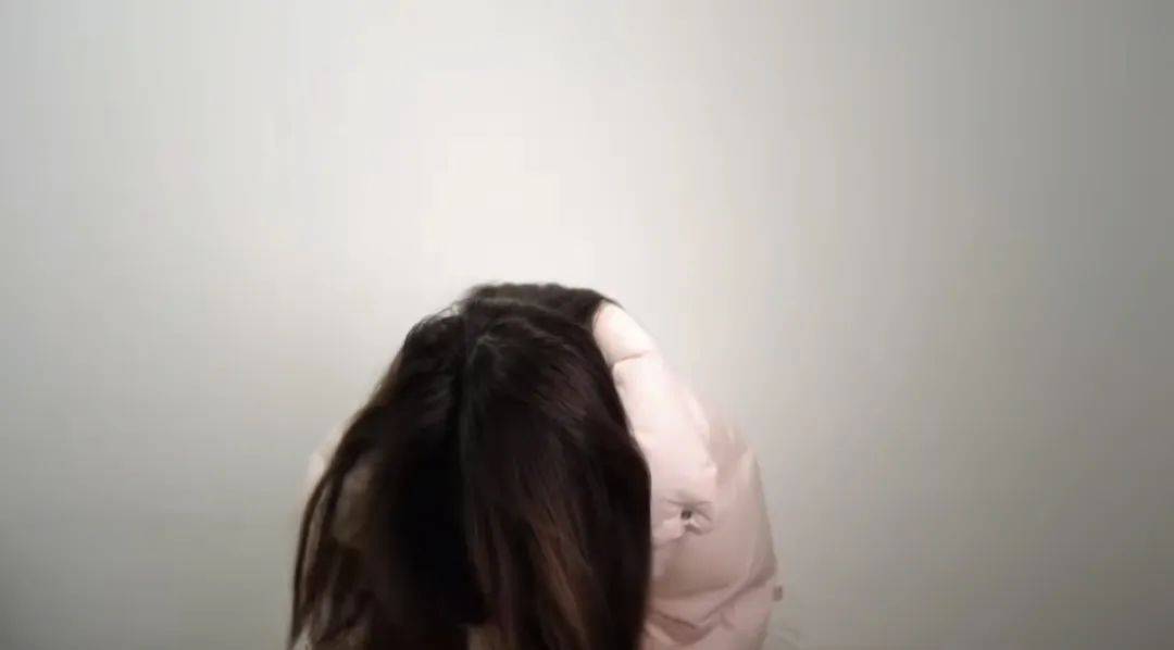 热搜第一！《甄嬛传》女演员镜头被“一剪没”，此前曾鞠躬道歉，已被警方行政拘留