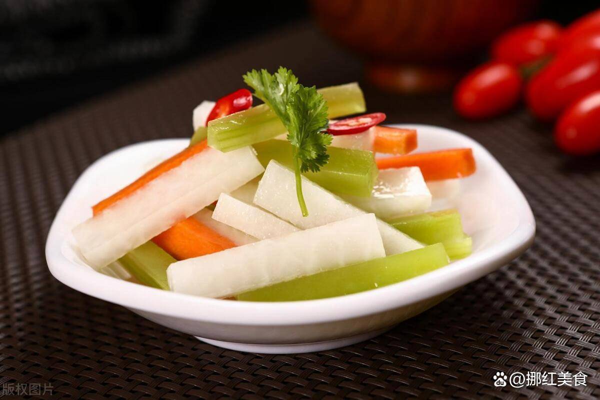 四川泡菜的做法，记住这6个要点，水清不长白膜脆爽开胃_搜狐网