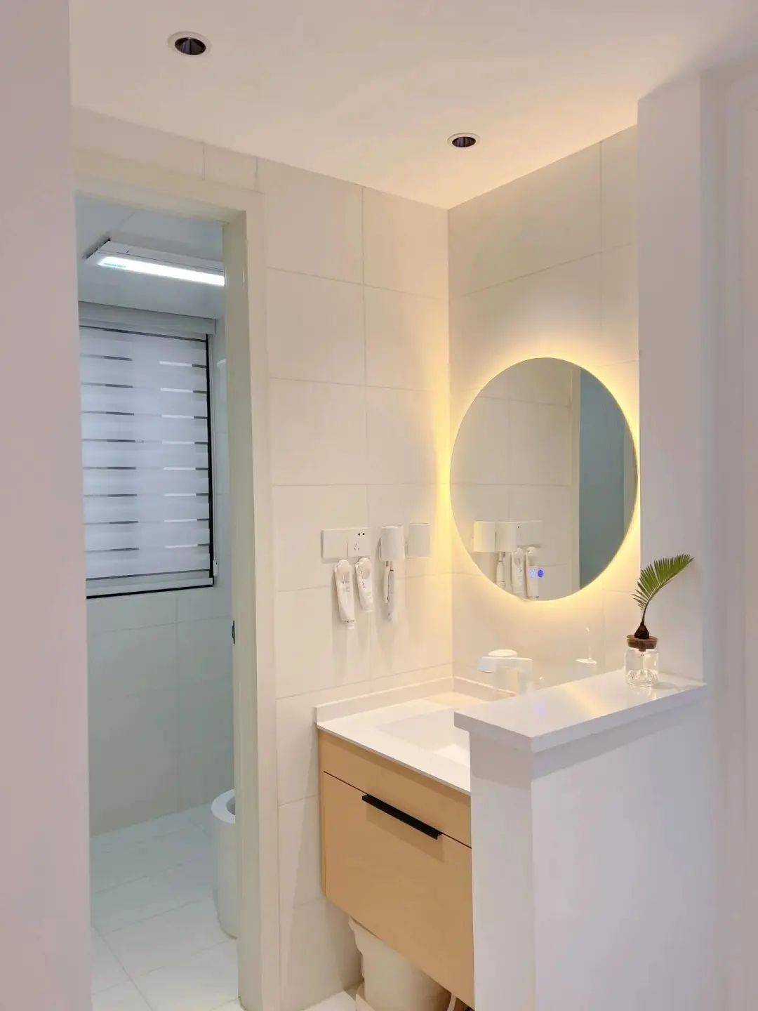 分享15款半开放式卫生间装修布局