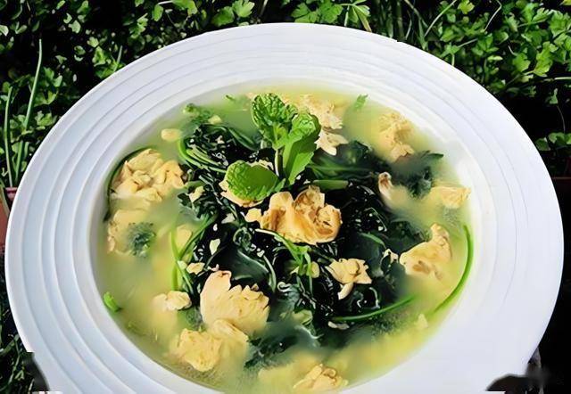 春之养生：汤和茶带来的温暖与健康