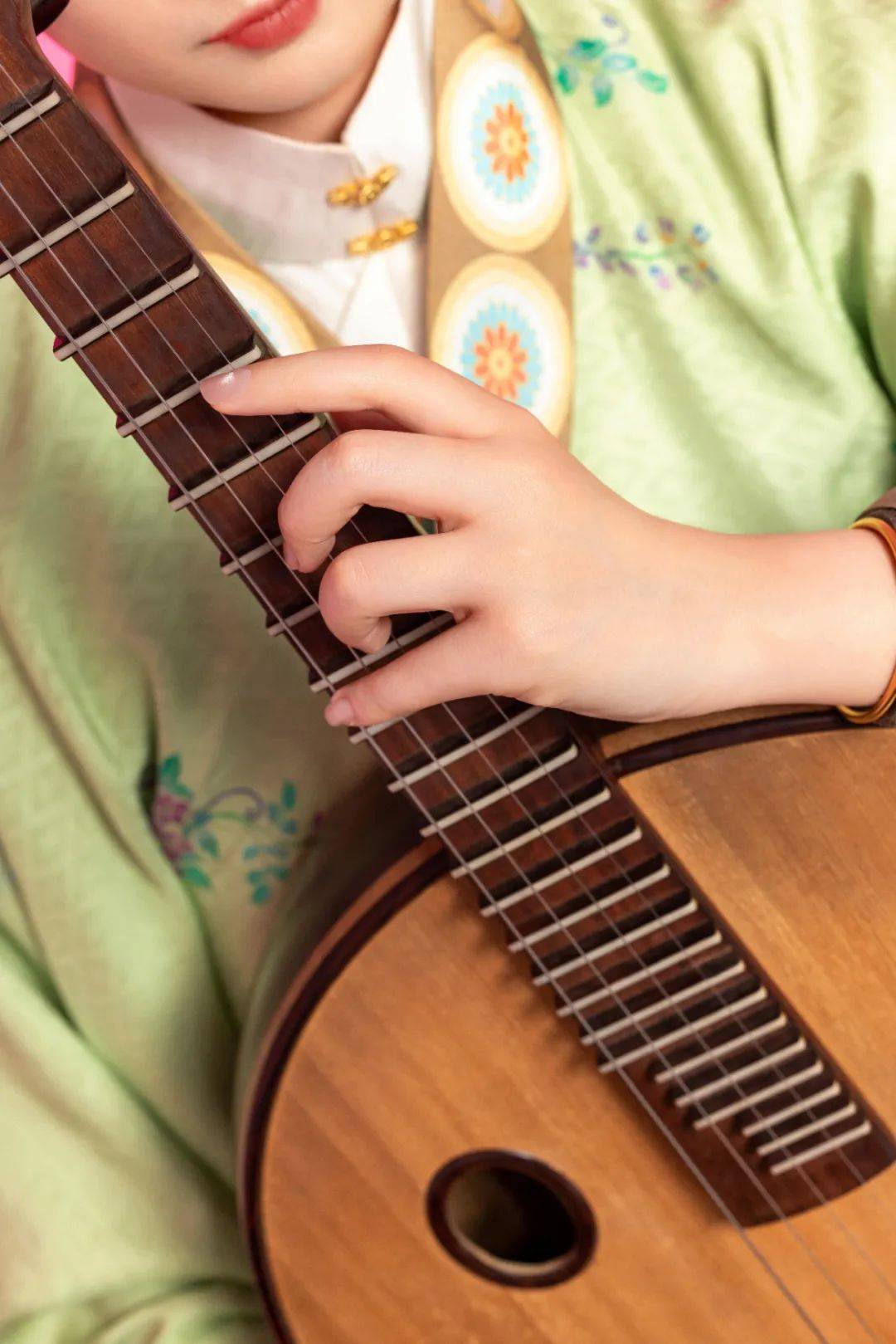 此外,音乐会还邀请自得琴社中阮奏者黄洁颖,琵琶奏者王慕禹以及青年