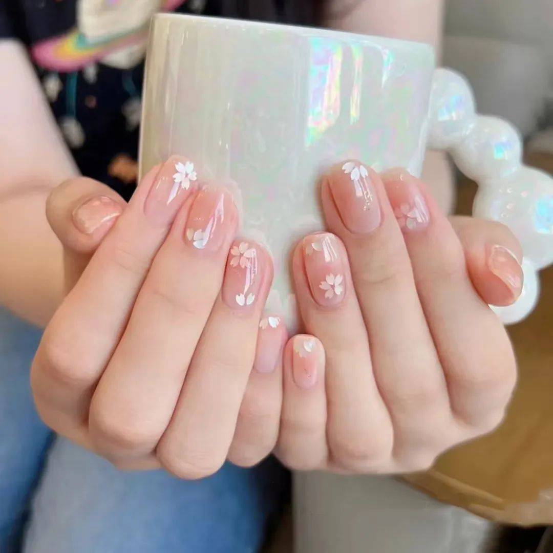 谁还没做这些樱花美甲?春日少女心爆棚,简约高级显白绝了