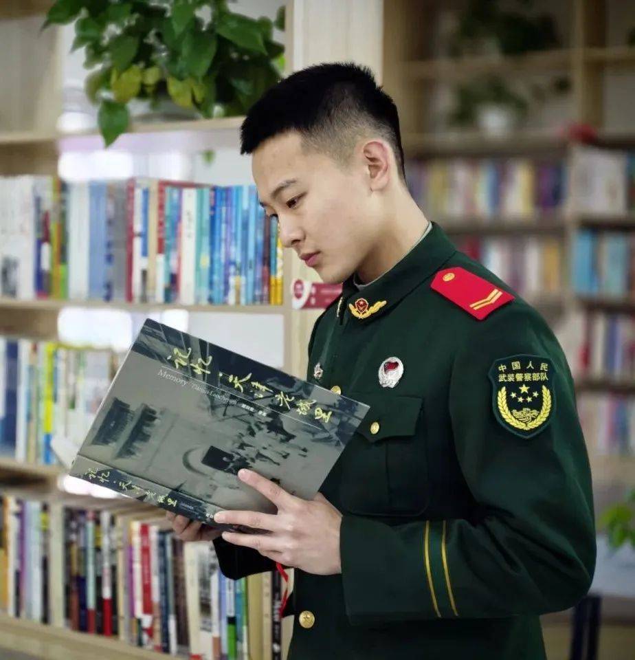 发型_军人_鬓角