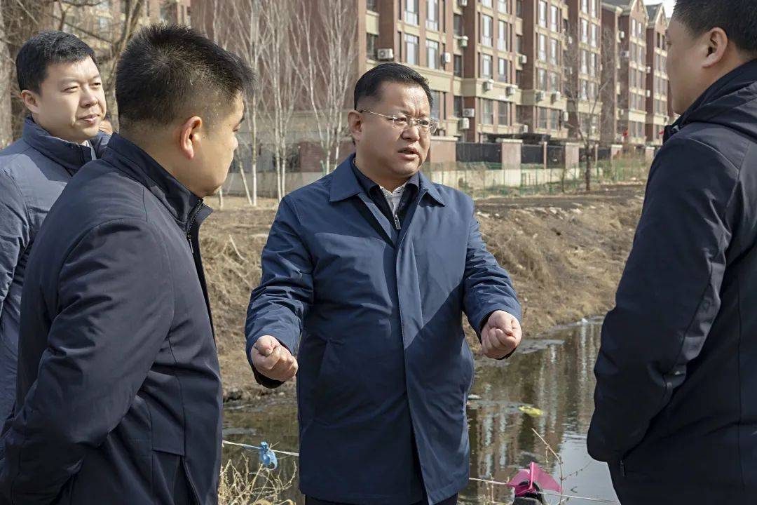 区委书记吴军调研生态环境保护工作