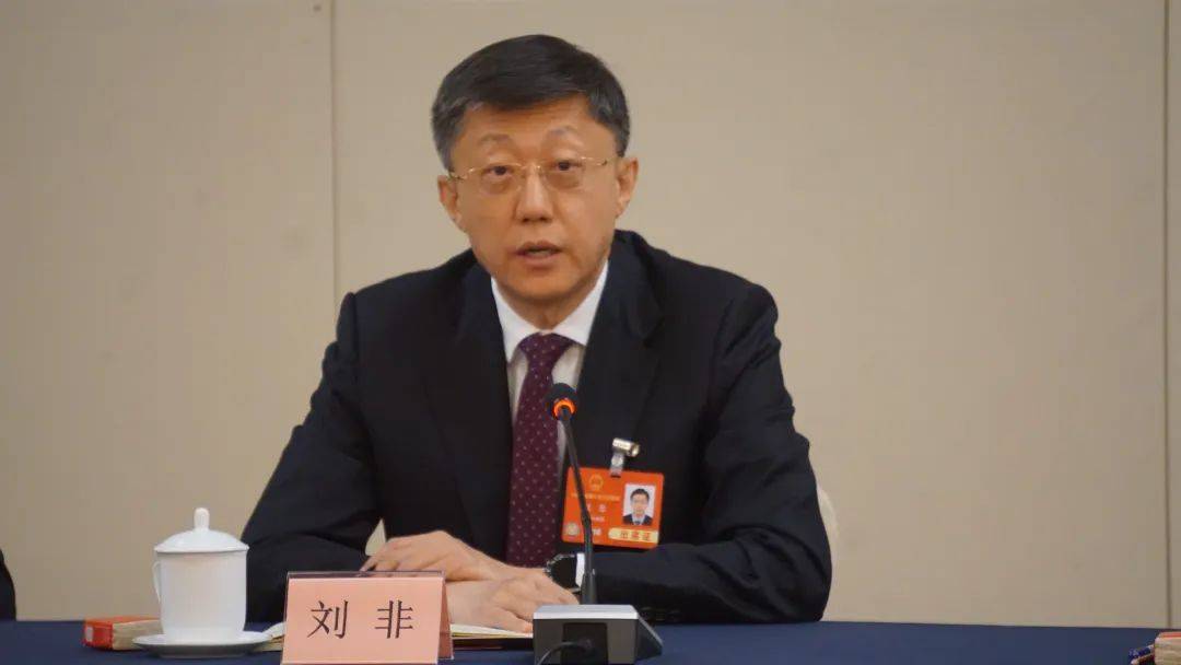 省委组织部部长:省委果断把这名县委书记提拔为市委常委,目的就是要激励干部攻坚克难,现在看这次用人效能已显现 省委组织部部长:省委果断把这名县委书记提拔为市委常委,目的就是要激励干部攻坚克难,现在看这次用人效能已显现