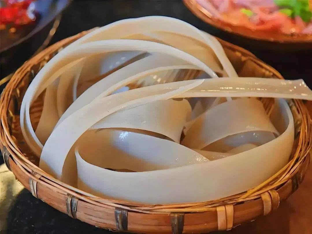 【推荐9】武隆苕粉：晶莹剔透、筋韧滑爽、耐煮不易断条，适宜于热炒、汤