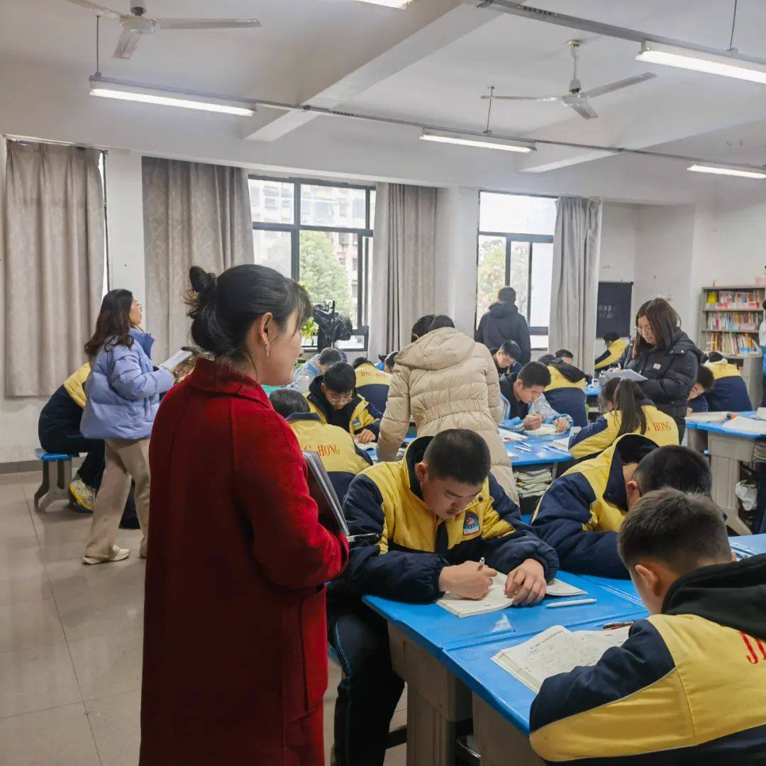 涟源市行知中学,株洲市七中教育同行走进我校观摩交流丨课改景弘