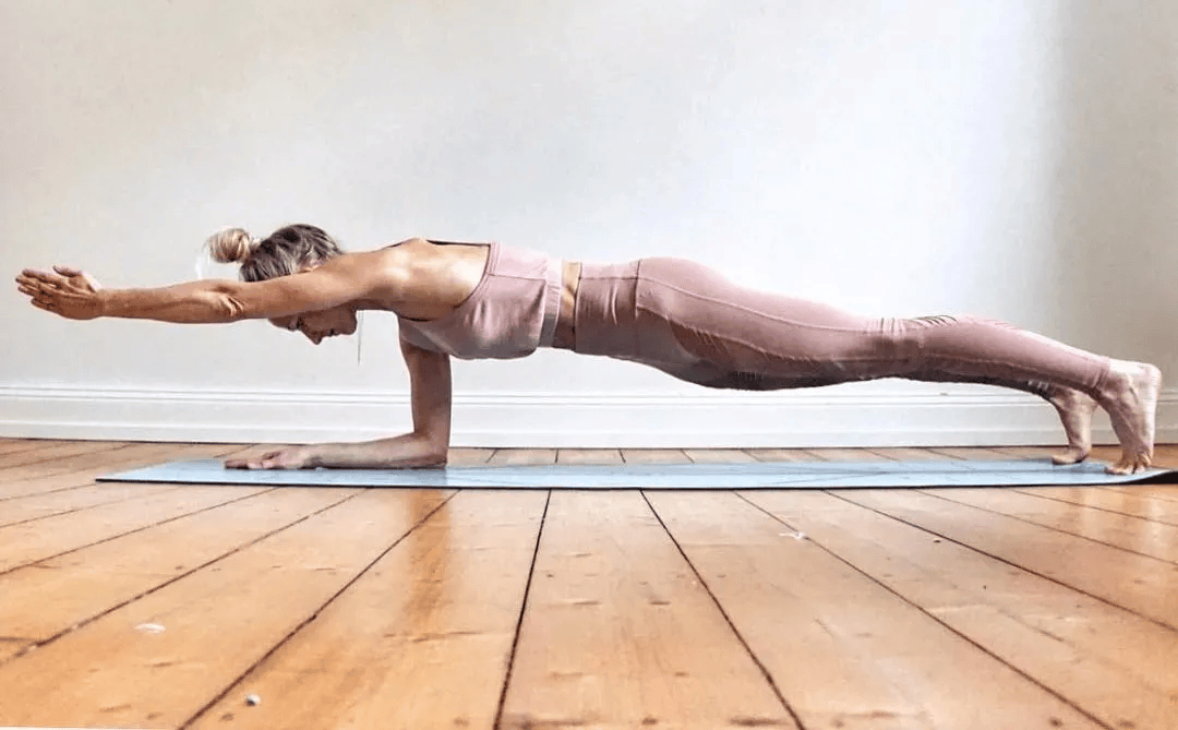 瑜伽斜板式练核心没感觉?这9大变体都能做,说明你的核心真心好!