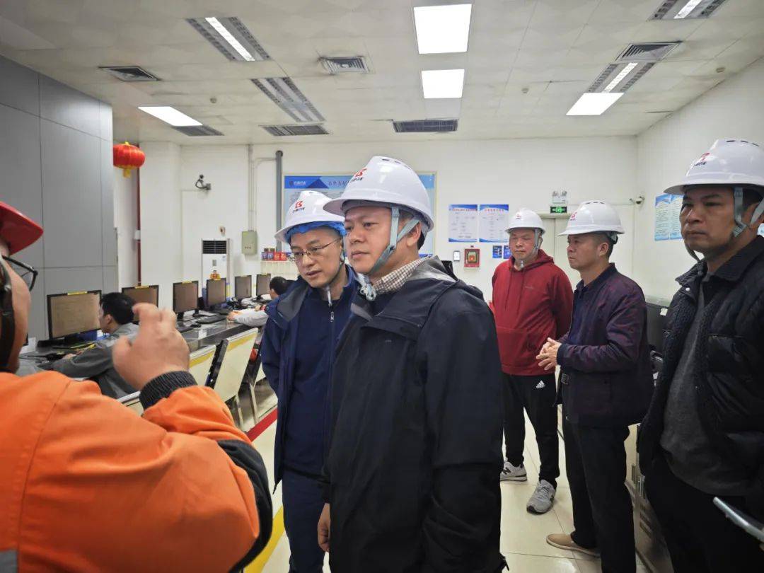 百色市生态环境局党组书记杨琦到右江区,田阳区开展大气污染防治工作