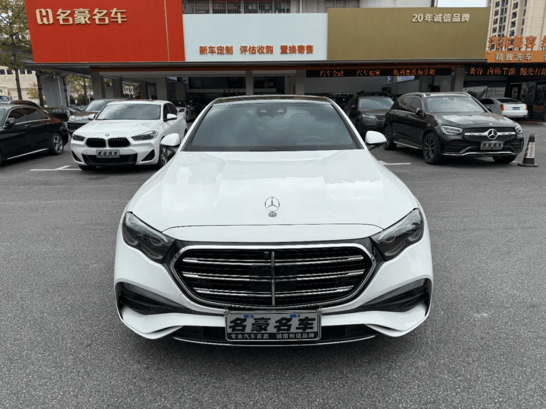 时尚轿车车型