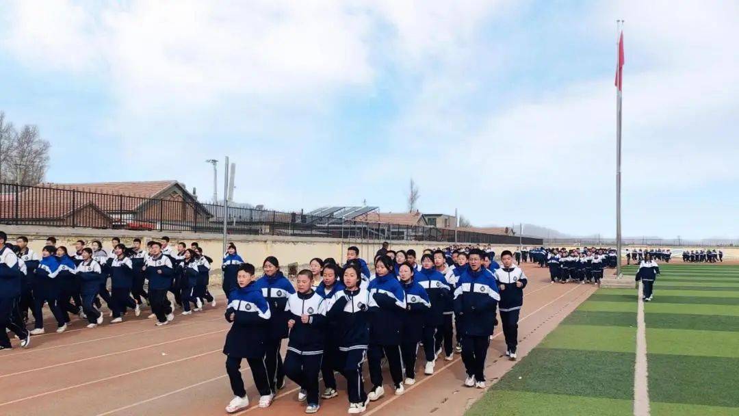 每天运动2小时为青春谱写健康乐章(图5)
