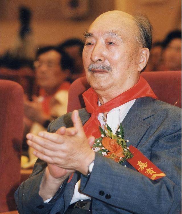 58岁逆袭肖战老板娘的她,私下守身如玉一辈子