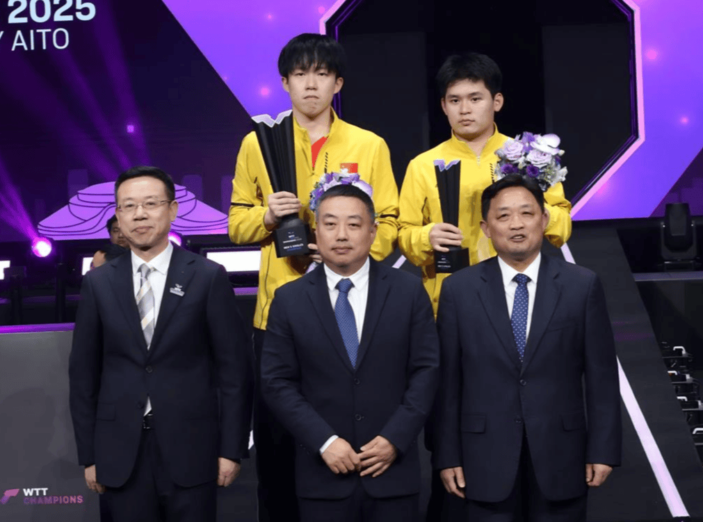 WTT重庆冠军赛2025收官!王楚钦、孙颖莎分别夺得男女单冠军 WTT重庆冠军赛2025收官!王楚钦、孙颖莎分别夺得男女单冠军