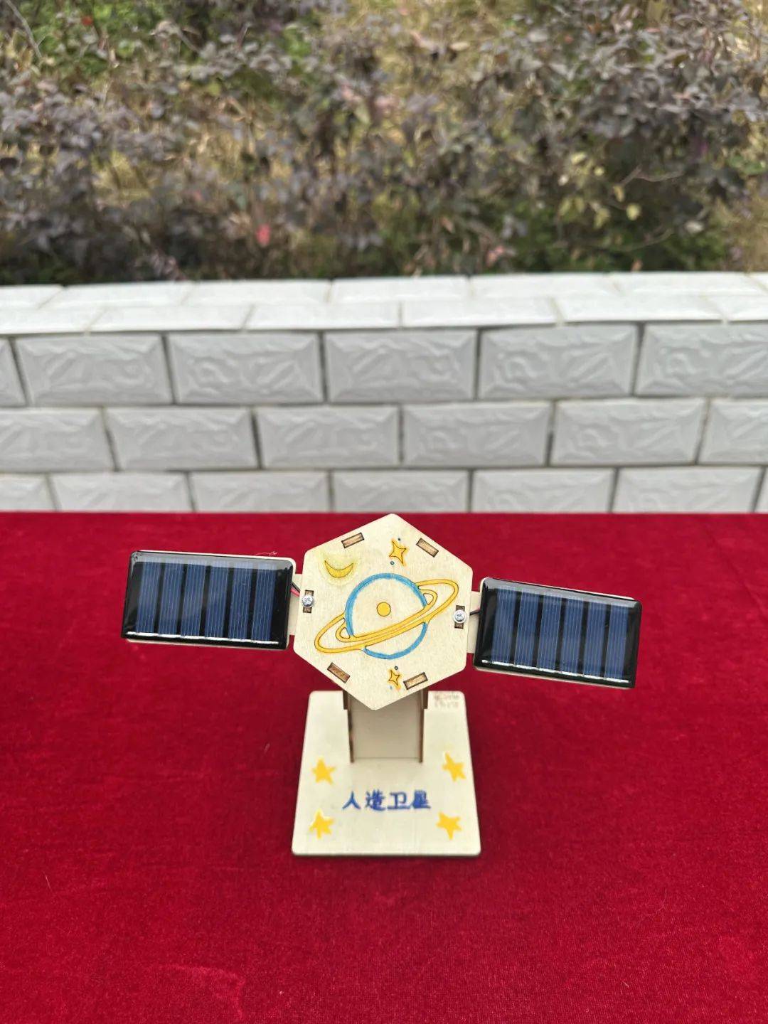 创意无限，科技领航——镇安县初级中学2025年春季手工科技作品展活动