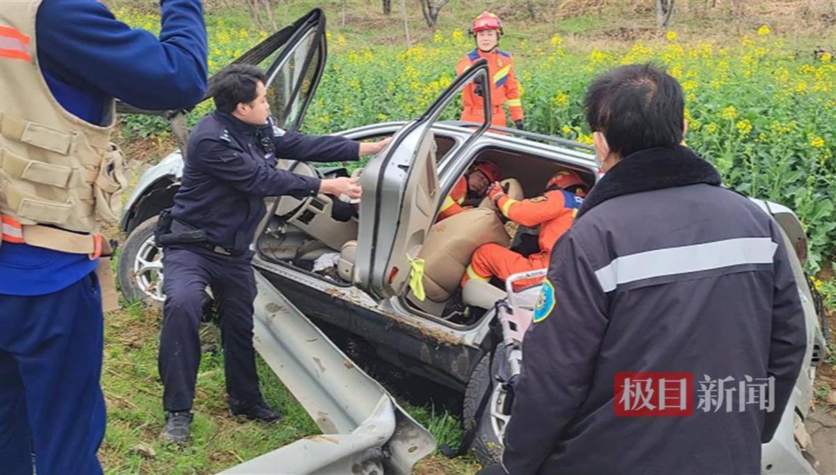 国道车祸司机重伤,襄州警消半小时紧急救援