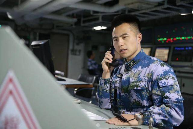 探秘航母官兵的“舌尖盛宴”：为何吃得如此之好？，航母官兵饮食大揭秘：高待遇背后的原因